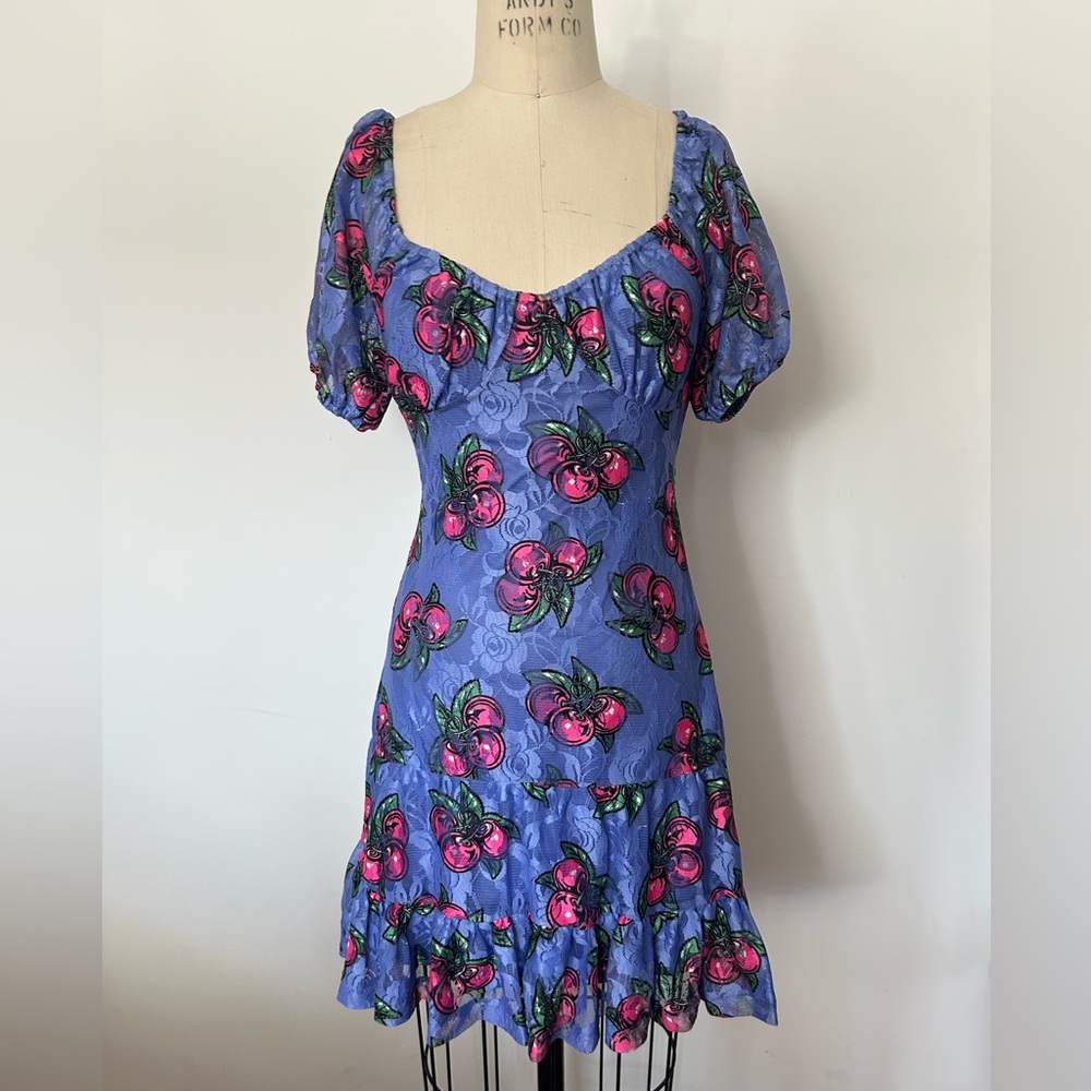RARE BETSEY JOHNSON PUFF SLEEVE RUFFLE MINI WITH PRINTED LACE! SIZE S